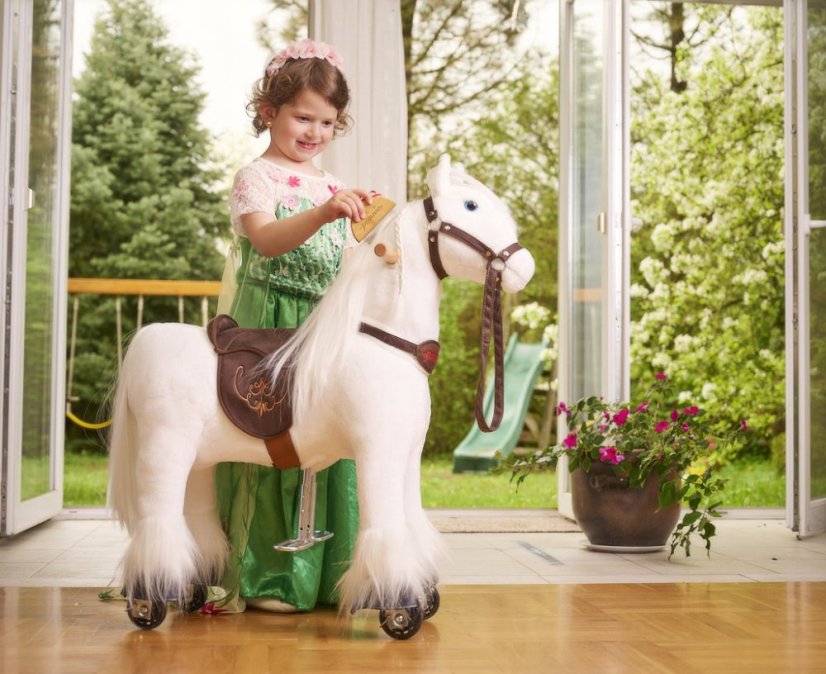 Ponnie Tiara S fehér lovagolható ló